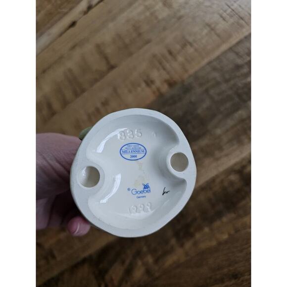 Hummel Figures 835 Lily of the Valley 343 & 973 Lot - Picture 4 of 14